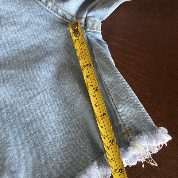 NWT light blue denim cutoffs in size L - Picture 7 of 11